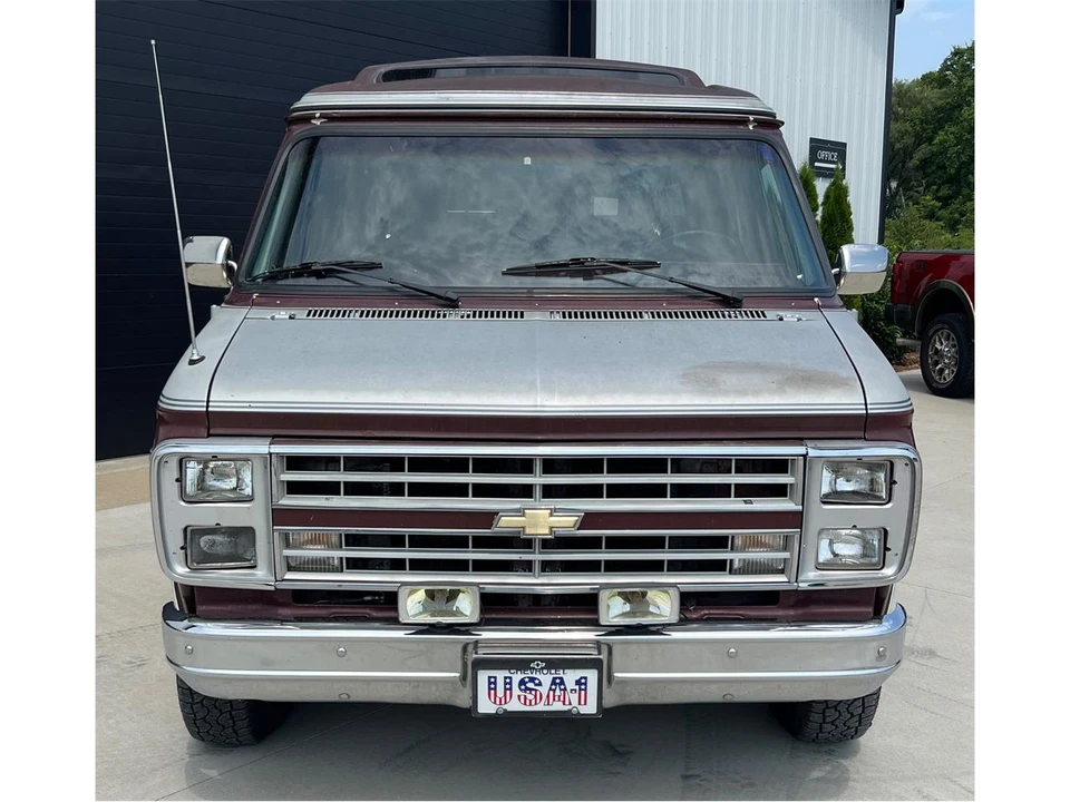 1987 Chevrolet G-Series Van - Image 10 of 31