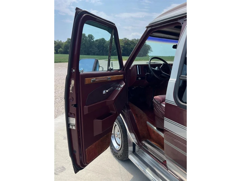 1987 Chevrolet G-Series Van - Image 15 of 31