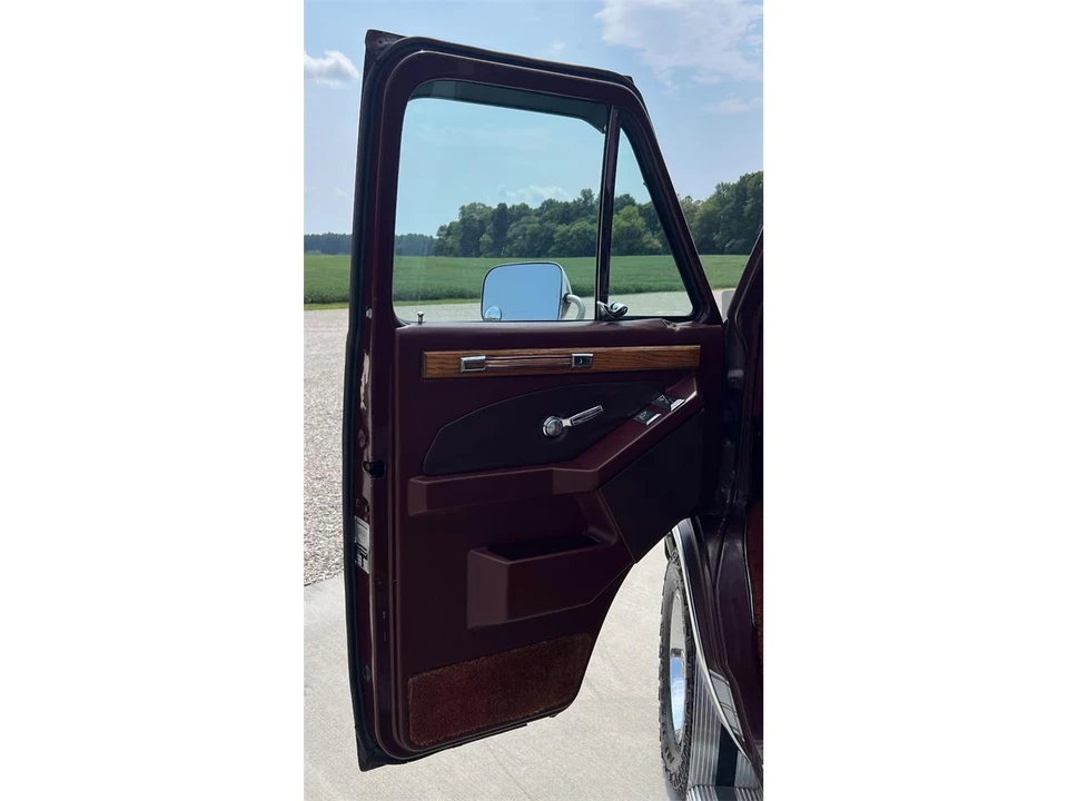 1987 Chevrolet G-Series Van - Image 16 of 31