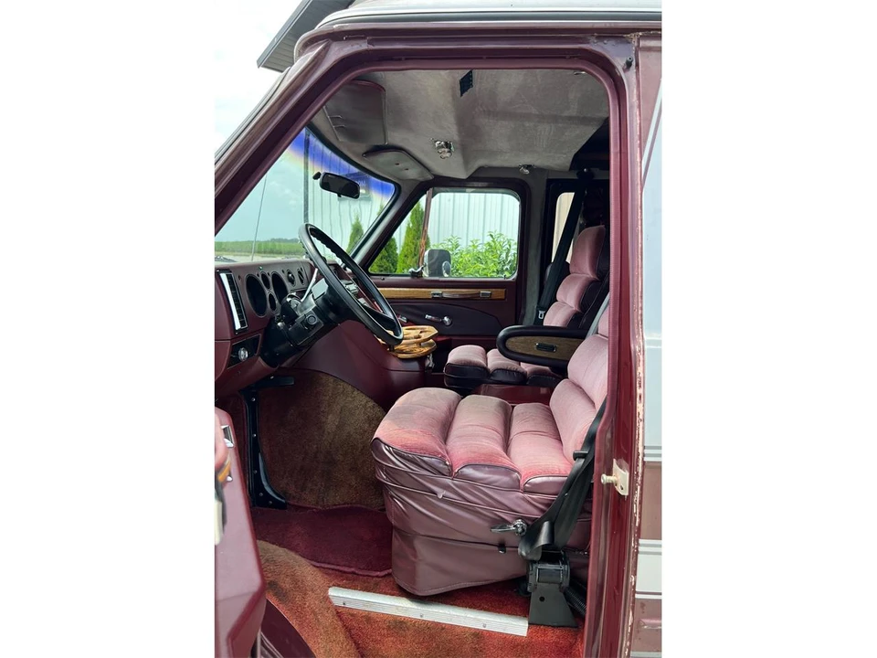 1987 Chevrolet G-Series Van - Image 17 of 31
