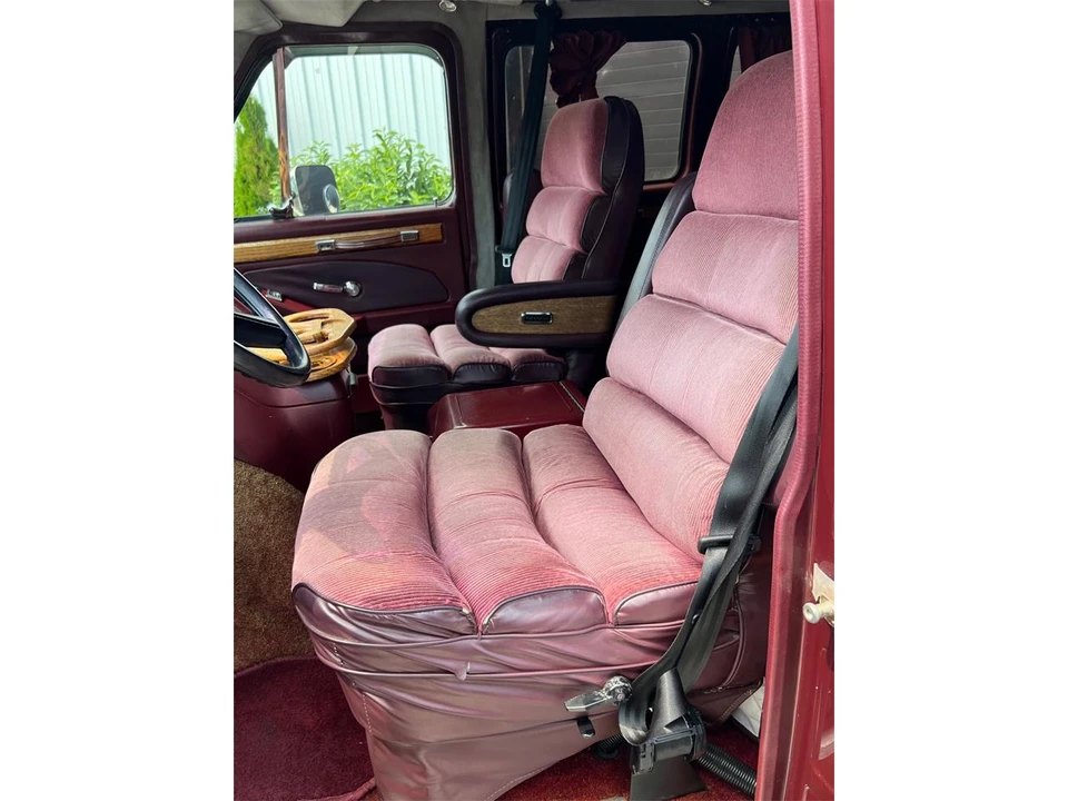 1987 Chevrolet G-Series Van - Image 20 of 31