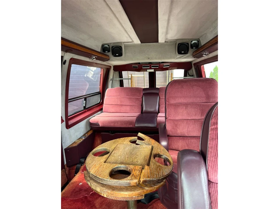 1987 Chevrolet G-Series Van - Image 28 of 31