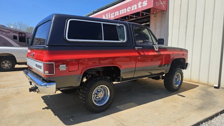 1987 Chevrolet K5 Blazer 2nd Gen - Image 2 of 10