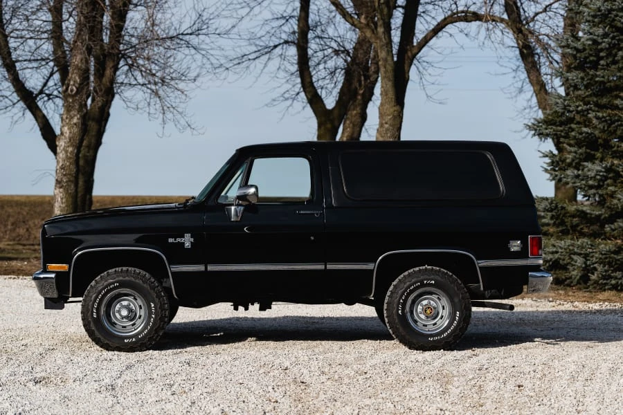 1987 Chevrolet K5 Blazer 2nd Gen - Image 2 of 31