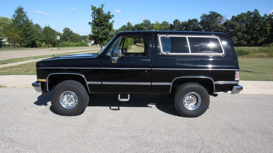 1987 Chevrolet K5 Blazer 2nd Gen - Image 2 of 7
