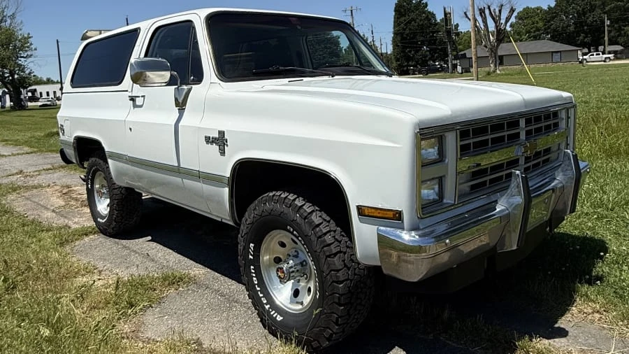 1987 Chevrolet K5 Blazer 2nd Gen - Image 6 of 12