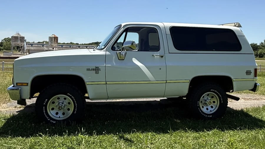 1987 Chevrolet K5 Blazer 2nd Gen - Image 7 of 12