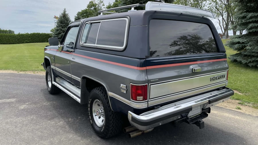 1987 Chevrolet K5 Blazer 2nd Gen - Image 3 of 21