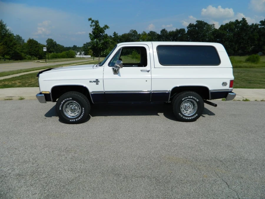 1987 Chevrolet K5 Blazer 2nd Gen - Image 2 of 7