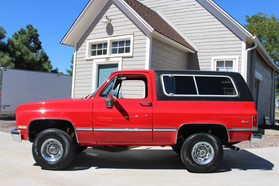 1987 Chevrolet K5 Blazer 2nd Gen - Image 2 of 9