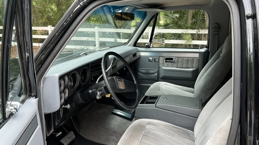1987 Chevrolet K5 Blazer 2nd Gen - Image 2 of 6