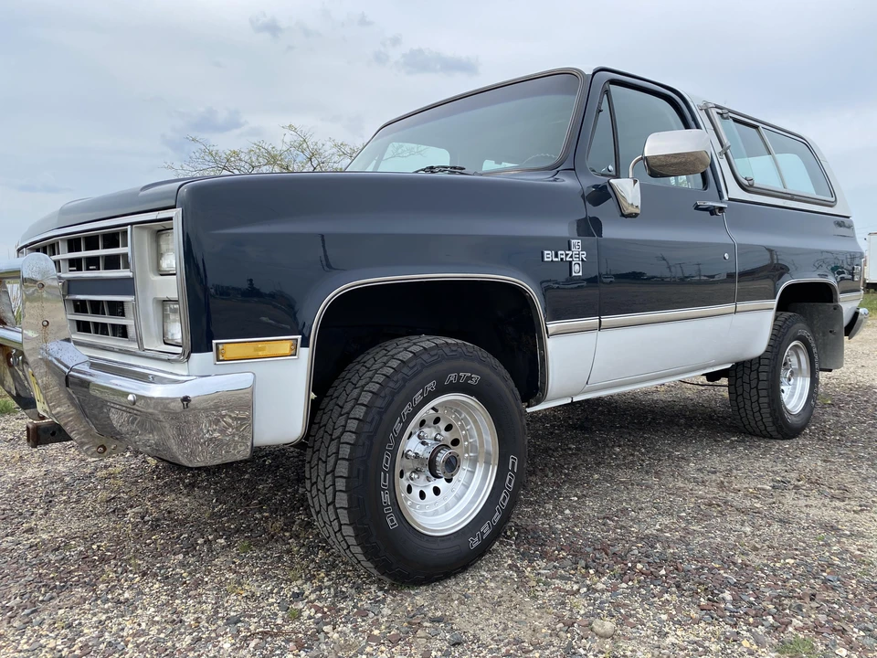 1987 Chevrolet K5 Blazer 2nd Gen - Image 8 of 31