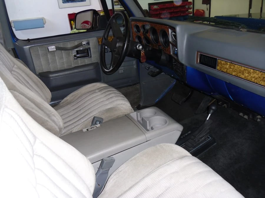 1987 Chevrolet K5 Blazer 2nd Gen - Image 3 of 4