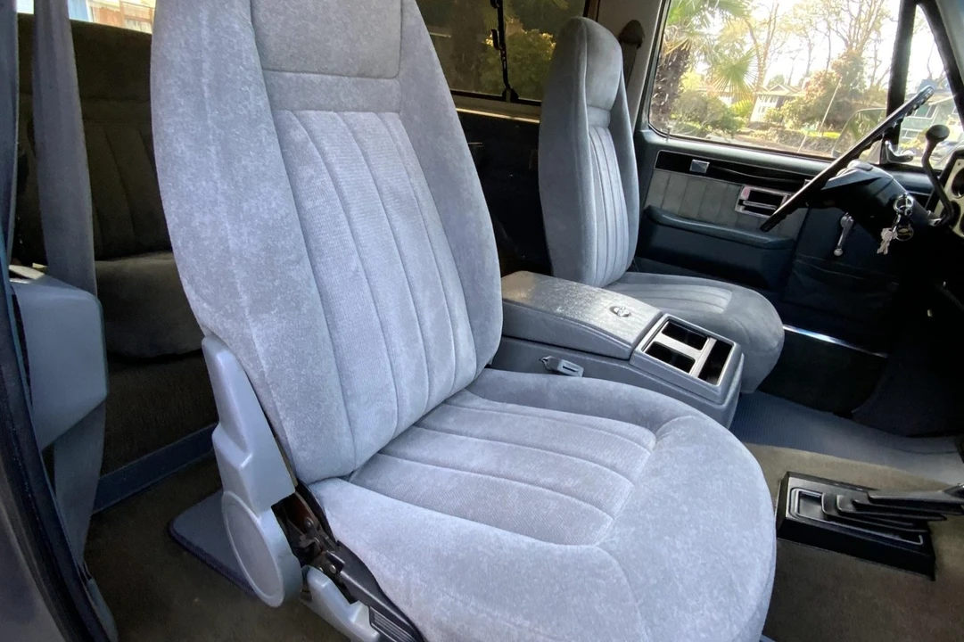 1987 Chevrolet K5 Blazer 2nd Gen - Image 4 of 8