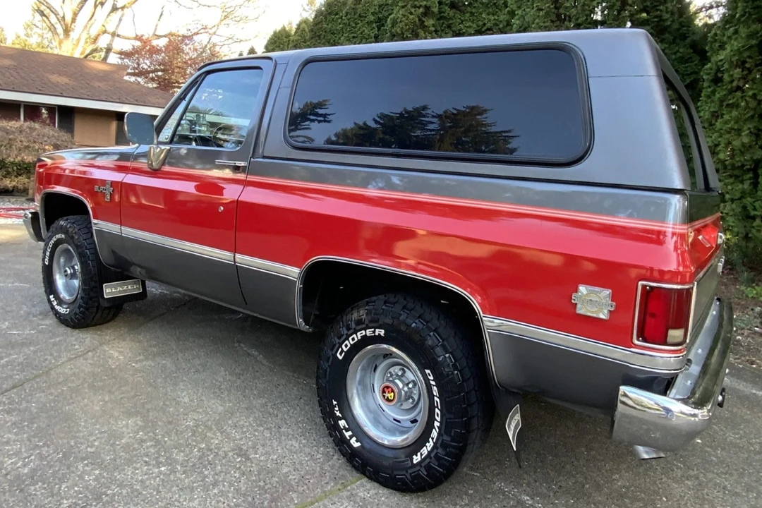 1987 Chevrolet K5 Blazer 2nd Gen - Image 2 of 8