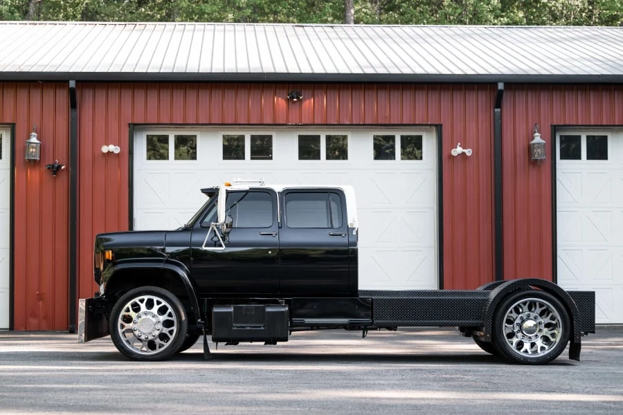 1987 Chevrolet Kodiak - Image 2 of 31