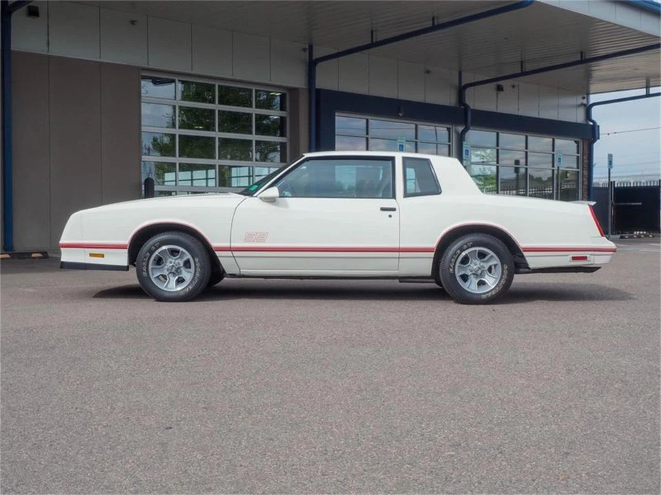 1987 Chevrolet Monte Carlo 4th Gen - Image 10 of 31