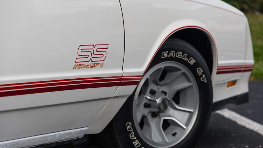 1987 Chevrolet Monte Carlo 4th Gen - Image 9 of 13