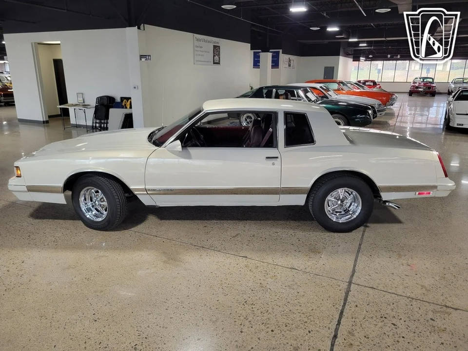 1987 Chevrolet Monte Carlo 4th Gen - Image 9 of 12