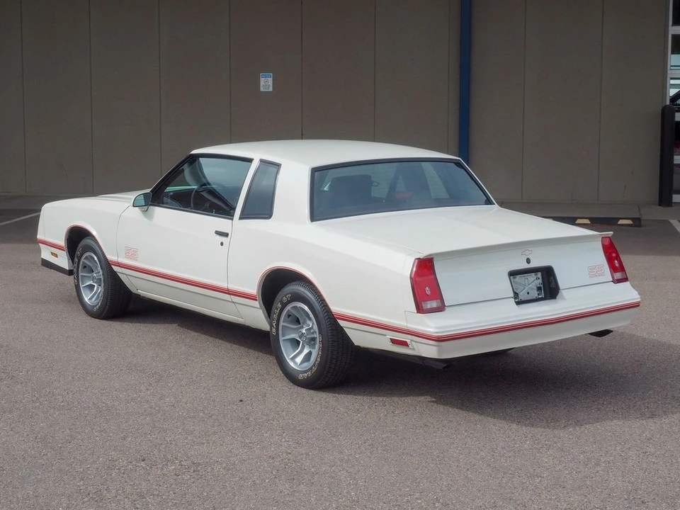 1987 Chevrolet - Image 2 of 31