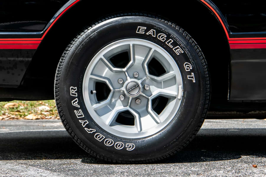 1987 Chevrolet Monte Carlo 4th Gen - Image 11 of 31