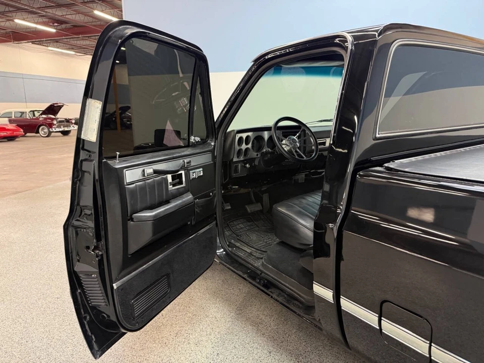 1987 Chevrolet C/K 3rd Gen - Image 24 of 31