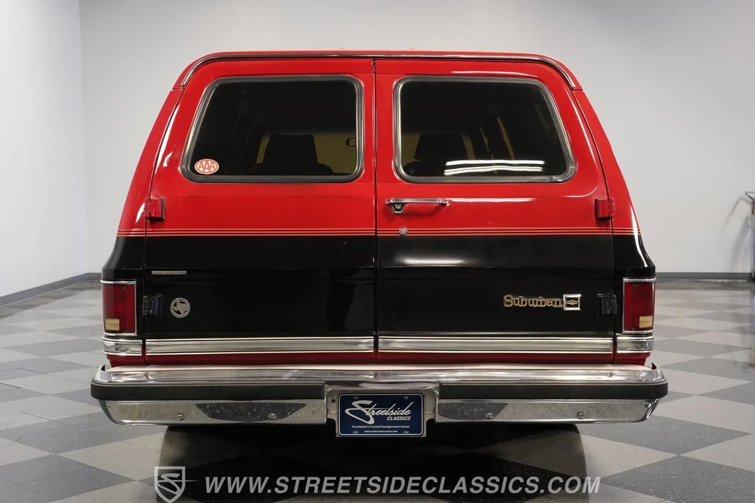 1987 Chevrolet Suburban 7th Gen - Image 11 of 12