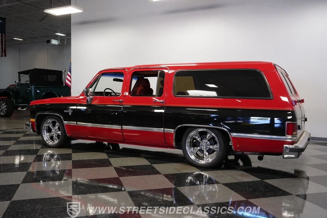 1987 Chevrolet Suburban 7th Gen - Image 9 of 12