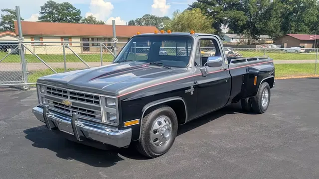 1987 Chevrolet R30 Silverado Pickup