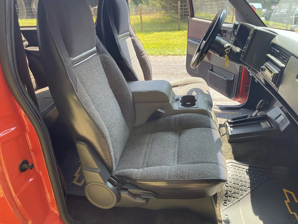 1987 Chevrolet S-10 Blazer 1st Gen - Image 19 of 31