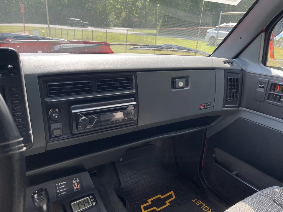 1987 Chevrolet S-10 Blazer 1st Gen - Image 26 of 31