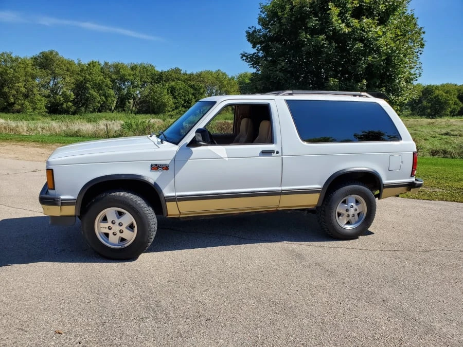 1987 Chevrolet S-10 Blazer 1st Gen - Image 2 of 10