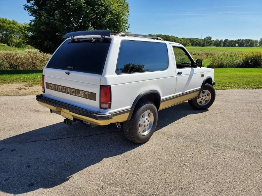 1987 Chevrolet S-10 Blazer 1st Gen - Image 9 of 10
