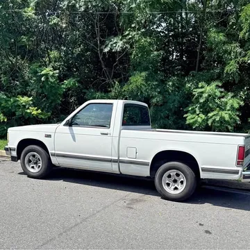 1987 Chevrolet S10 Regular Cab Pickup 2D 6 ft