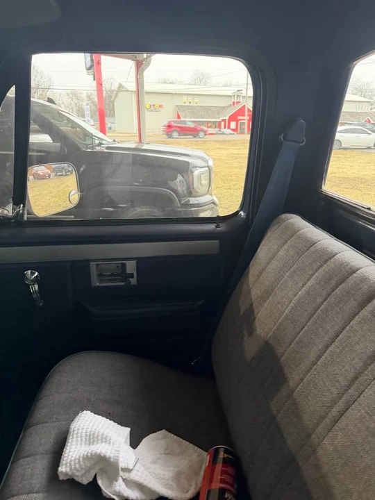 1987 Chevrolet Silverado - Image 4 of 12