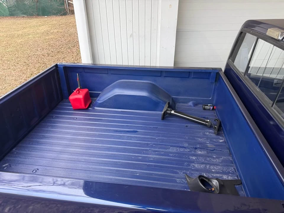 1987 Chevrolet Silverado - Image 9 of 12