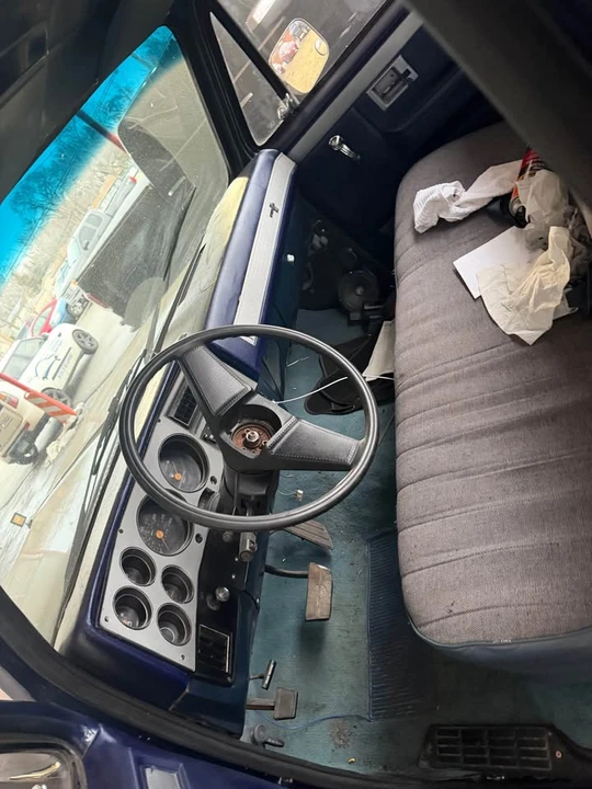 1987 Chevrolet Silverado - Image 7 of 12