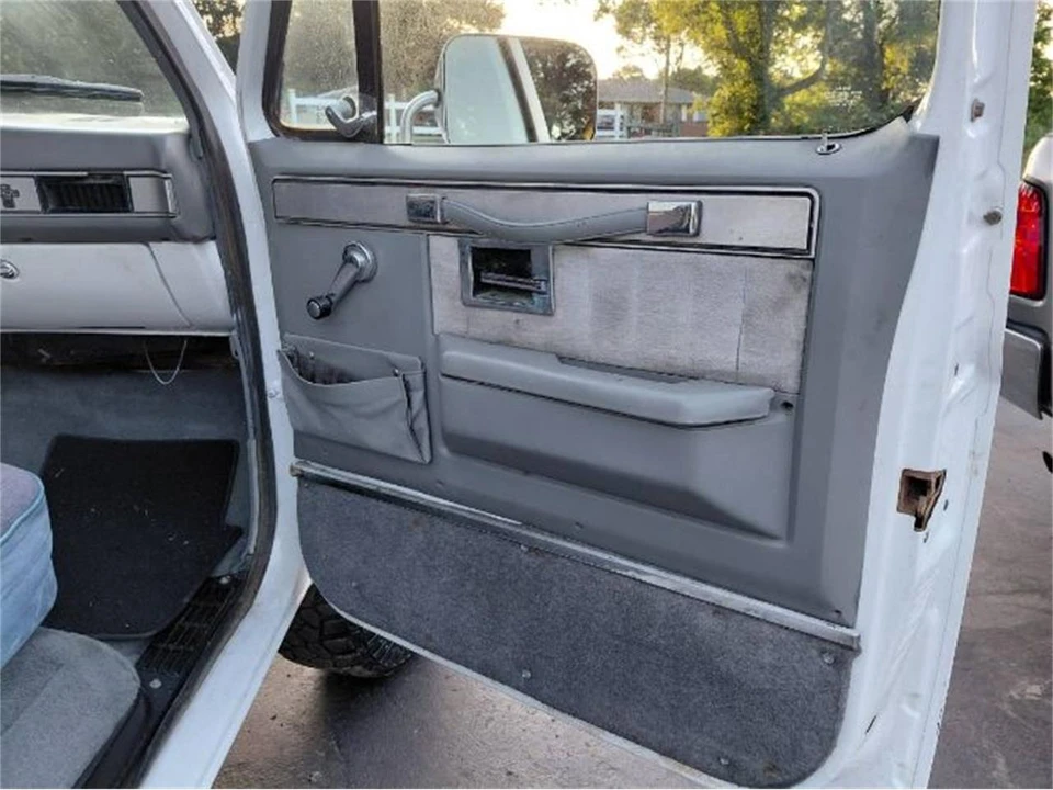 1987 Chevrolet Silverado - Image 8 of 20