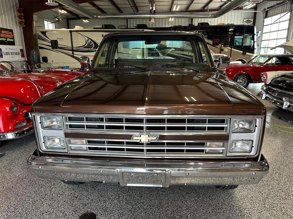 1987 Chevrolet Silverado - Image 6 of 31