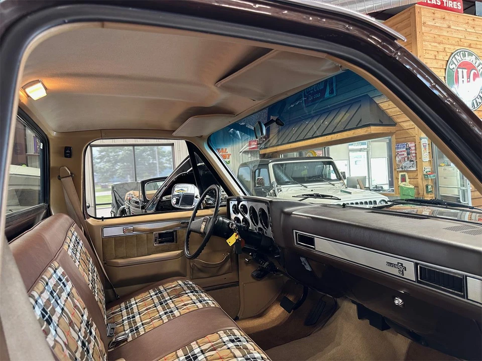 1987 Chevrolet Silverado - Image 7 of 31