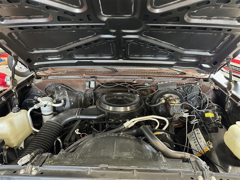 1987 Chevrolet Silverado - Image 20 of 31