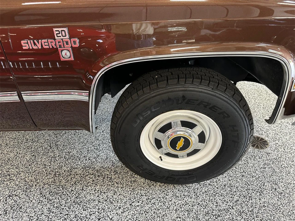 1987 Chevrolet Silverado - Image 30 of 31