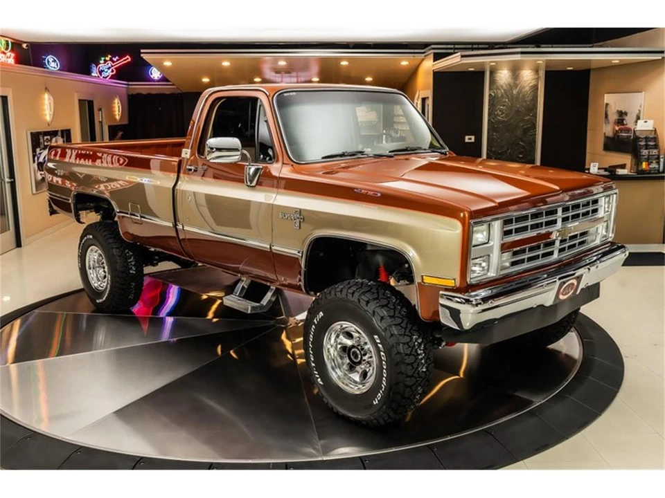 1987 Chevrolet Silverado - Image 10 of 31