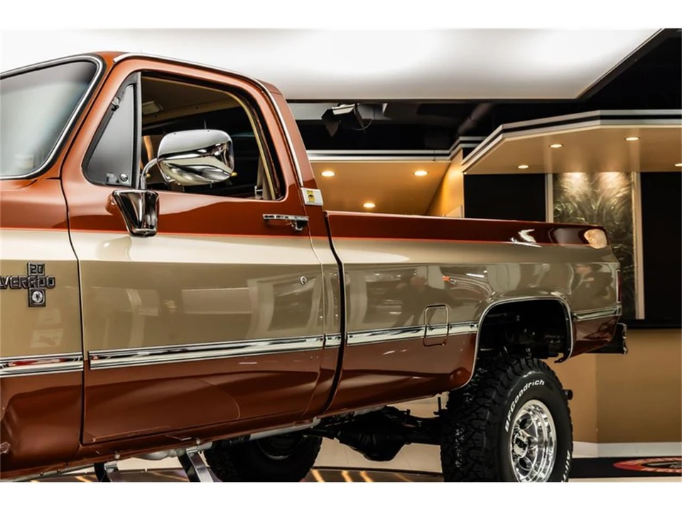 1987 Chevrolet Silverado - Image 28 of 31