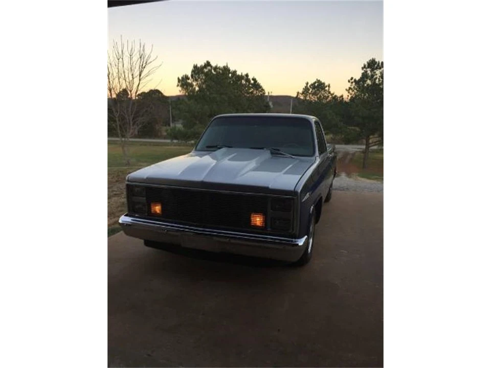 1987 Chevrolet Silverado - Image 9 of 24