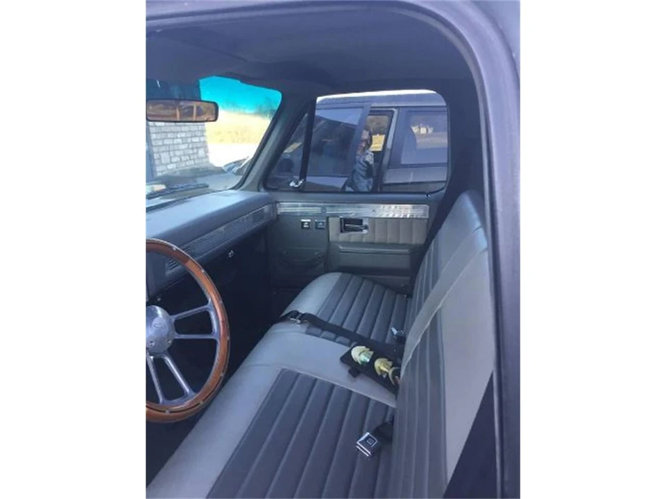 1987 Chevrolet Silverado - Image 15 of 24