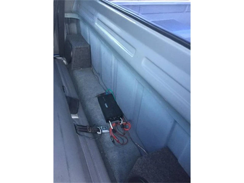 1987 Chevrolet Silverado - Image 16 of 24
