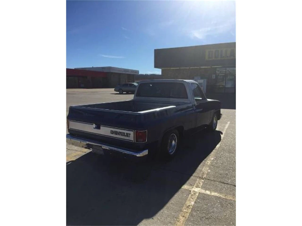 1987 Chevrolet Silverado - Image 19 of 24