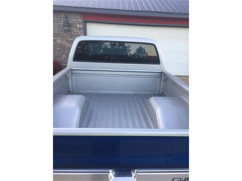 1987 Chevrolet Silverado - Image 18 of 24