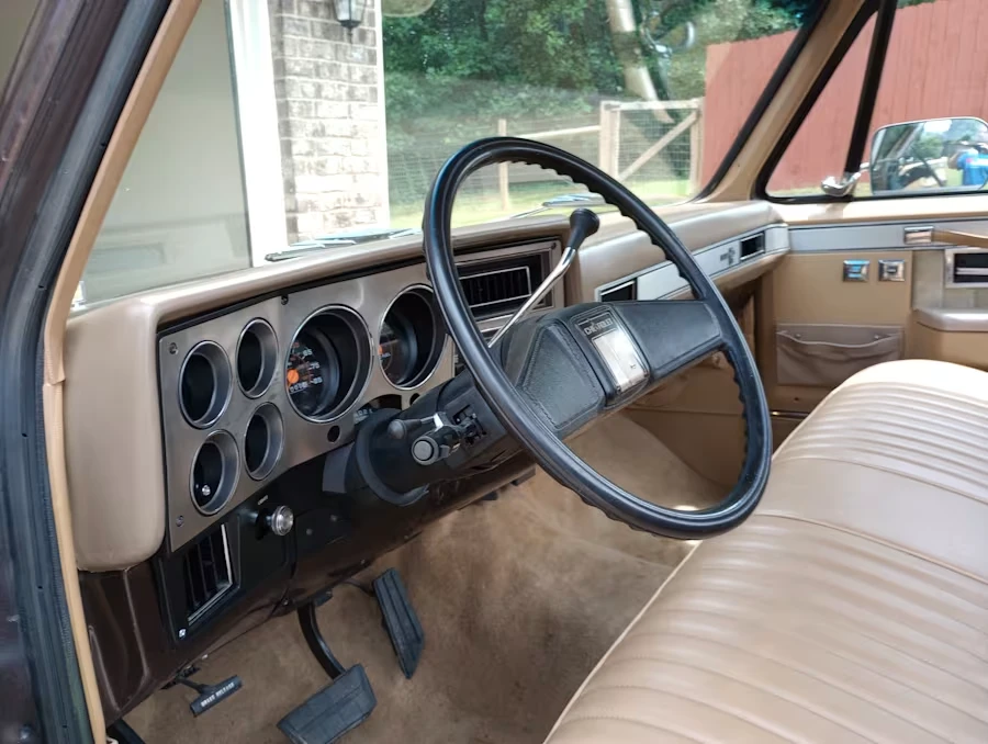 1987 Chevrolet Silverado - Image 15 of 22